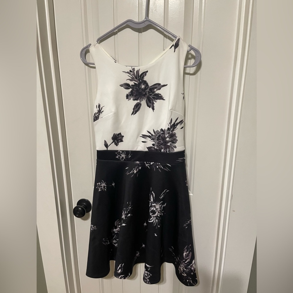 Women Small Xhilaration Dress Black White New With Tags Floral Print